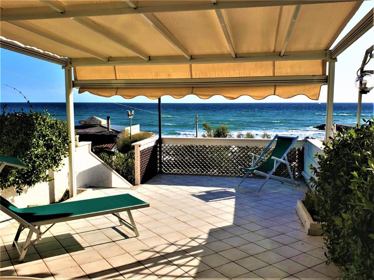 La Villa Fronte Spiaggia Bandiera Blu Sperlonga Exterior photo